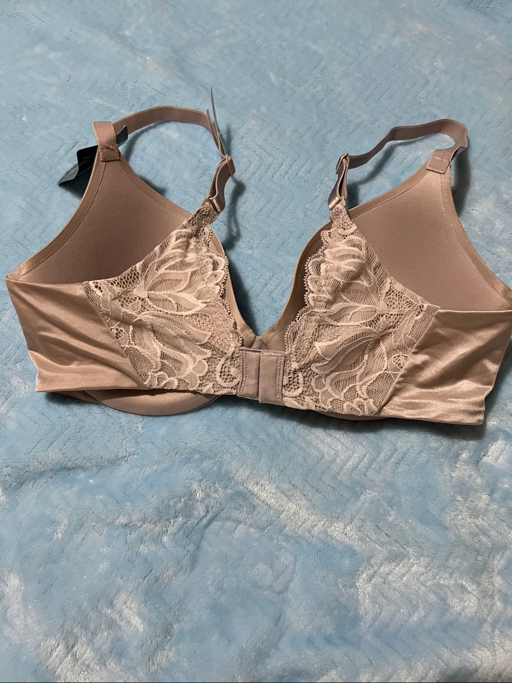 Bali Smoothing Underwire Bra NWT 34C - Picture 6 of 8